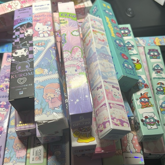 Sanrio Other - Sanrio set of 5 blind box pens NEW